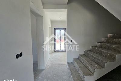 Casă cu 5 camere cu Teren 300 Mp în Șura Mică