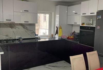 Apartament cu 3 camere decomandat în Central - 1