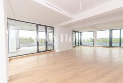 Apartament cu 4 camere decomandat, mobilat în Iancu Nicolae