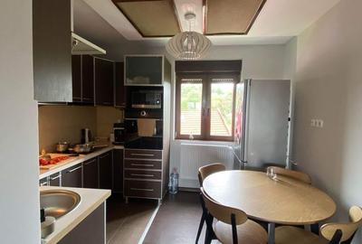 Apartament cu 3 camere decomandat în Central - 4