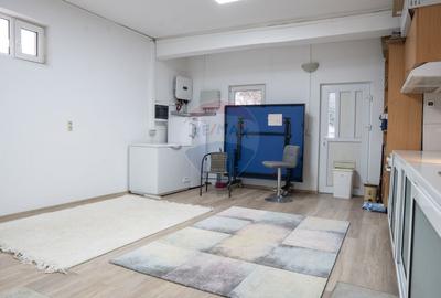 Casă cu 8 camere cu Teren 950 Mp în Roșu - 17