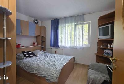 Apartament cu 3 camere semidecomandat în Rogerius - 2