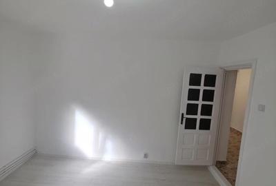 Apartament cu 2 camere decomandat în Central - 1