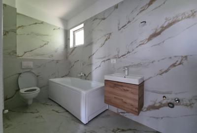 Casă cu 4 camere cu Canalizare în Central