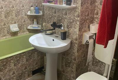 Apartament cu 2 camere decomandat în Km 5 - 15