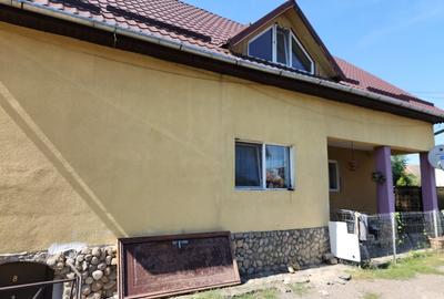 Casă individuală cu 6 camere cu Canalizare în Luna de Sus - 13