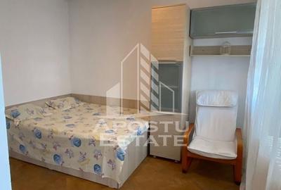 Apartament cu 3 camere decomandat, mobilat în Girocului