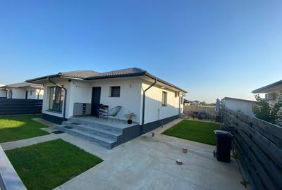 Casă individuală cu 3 camere cu Teren 245 Mp în Berceni - 1