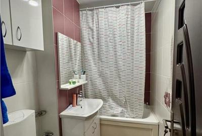 Apartament cu 3 camere decomandat, mobilat în Tractorul - 3