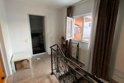 Casă individuală cu 8 camere cu Canalizare în Giulești - 10