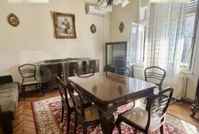 Casă cu 3 camere cu Teren 755 Mp în P-ța Unirii - 2