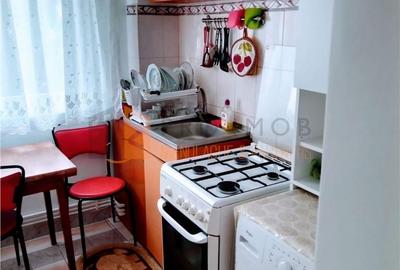 Apartament cu 3 camere semidecomandat în Micro 3 - 1