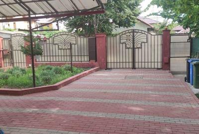 Vila S+P+1E deosebita proiect canadian - 9