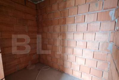 Apartament cu 2 camere, cu terasa, etaj intermediar, zona BM - 4
