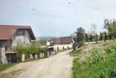 Teren de 596 mp, în Central