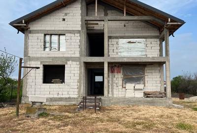 Casă cu 4 camere în Blejești - 3