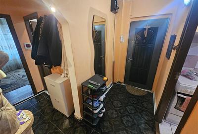 Apartament cu 3 camere decomandat, mobilat în Micro IV - 10