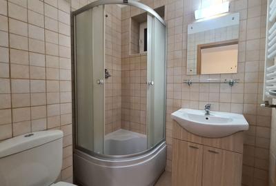 Apartament cu 3 camere decomandat în Titan - 1