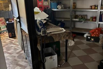 Spațiu comercial, de 80 mp, în Central - 4