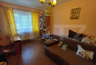 Apartament de vanzare, cu 2 camere decomandat, 50+18 mp, zona 9 Mai - 5