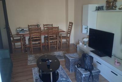 Apartament cu 3 camere decomandat în Central - 1