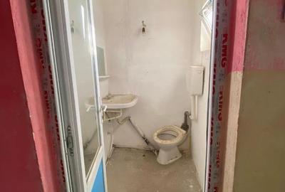 Casă cu 3 camere cu Canalizare în Central - 2