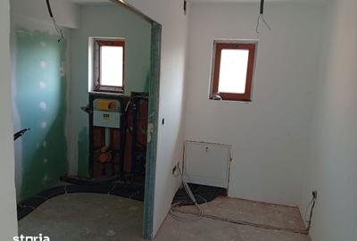 Casă cu 4 camere cu Teren 468 Mp în Central - 17