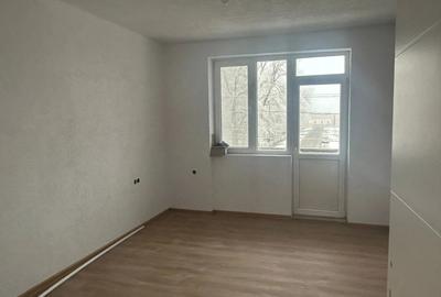 Se vinde apartament in Teremia Mare,blocul vechi - 4