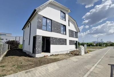 Casa 5 Camere Otopeni | Mansarda Spatioasa | Toate Facilitatile - 2