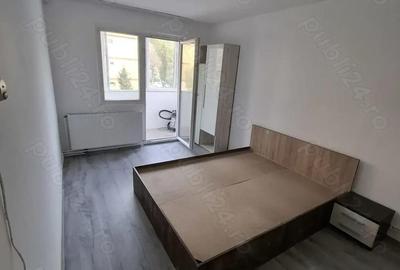 Inchiriez apt.1cam .bloc de 4 etaje ,etaj intermediar 1 - 1