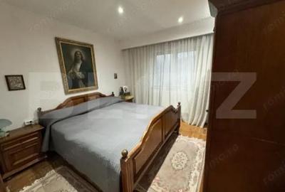 Apartament cu 4 camere decomandat în Central - 4