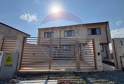 Casa  cu etaj de inchiriat pe termen lung Eforie Nord - 24