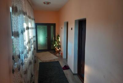 Casă cu 4 camere în Central - 5