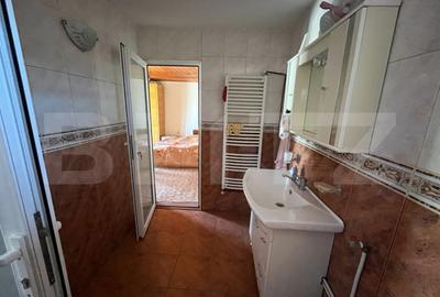 Casă cu 5 camere cu Teren 1579 Mp în Central - 2