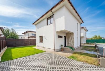 Casă cu 4 camere cu Canalizare în Odăi