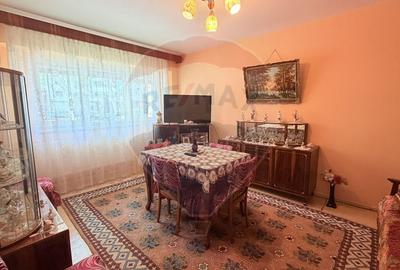 Apartament cu 3 camere decomandat în Radu Negru - 2