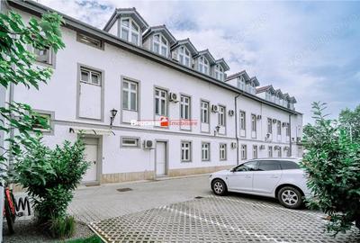 Spațiu comercial, de 437 mp, în Central