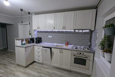 Apartament 3 camere decomandat etaj 1 zona Dambovita amenajat LUX mobilat - 1