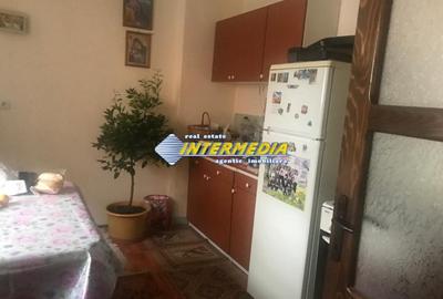 Casă individuală cu 3 camere decomandat cu Canalizare în Central - 8