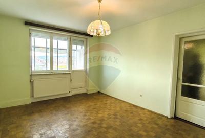 Apartament cu 2 camere semidecomandat în Est