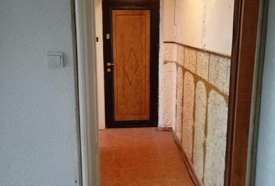 Propietar,vand apartament 2 camere semidecomandat in Constanta, Str.IL Caragiale - 14