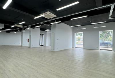Spatiu Comercial | Stradal | 338 m2 | Trafic intens | Vitralii |