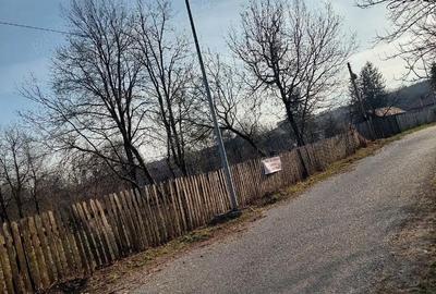 Teren de 4200 mp, în Central - 8