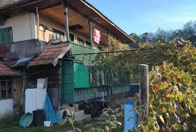 Casă cu 4 camere în Crainici - 2