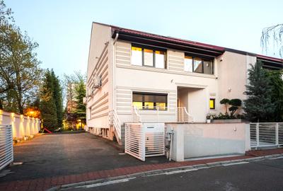 Casă individuală cu 7 camere cu Canalizare în Titan - 55