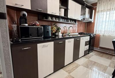 Apartament cu 3 camere în Central - 1