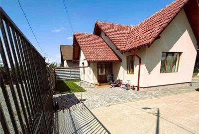 Casă individuală cu 3 camere cu Canalizare în Sânmihaiu Român - 8