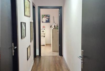 Apartament cu 3 camere semidecomandat în Central - 4
