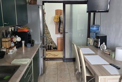 Apartament cu 4 camere decomandat în Ștefan cel Mare