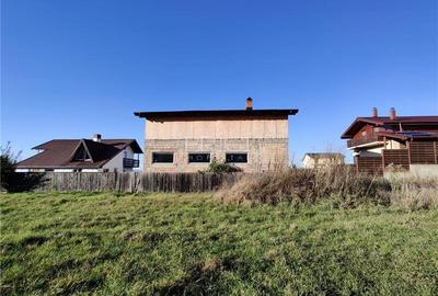 Casă cu 7 camere cu Canalizare în Baciu - 5